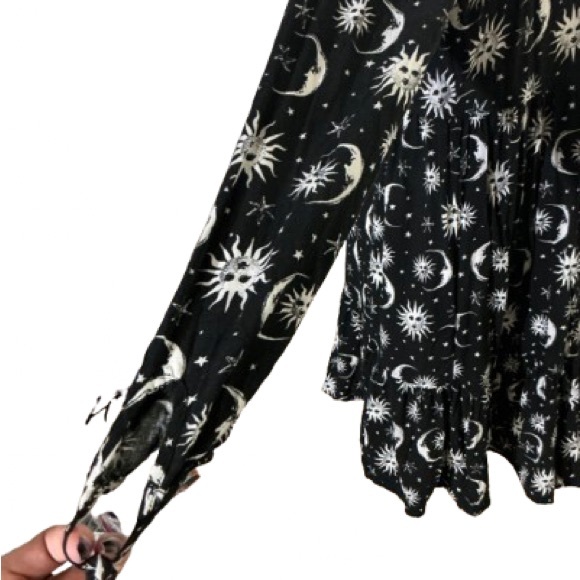 Hot Topic Black & White Celestial Long-Sleeve Empire Waist Juniors Mini Dress - Picture 6 of 10